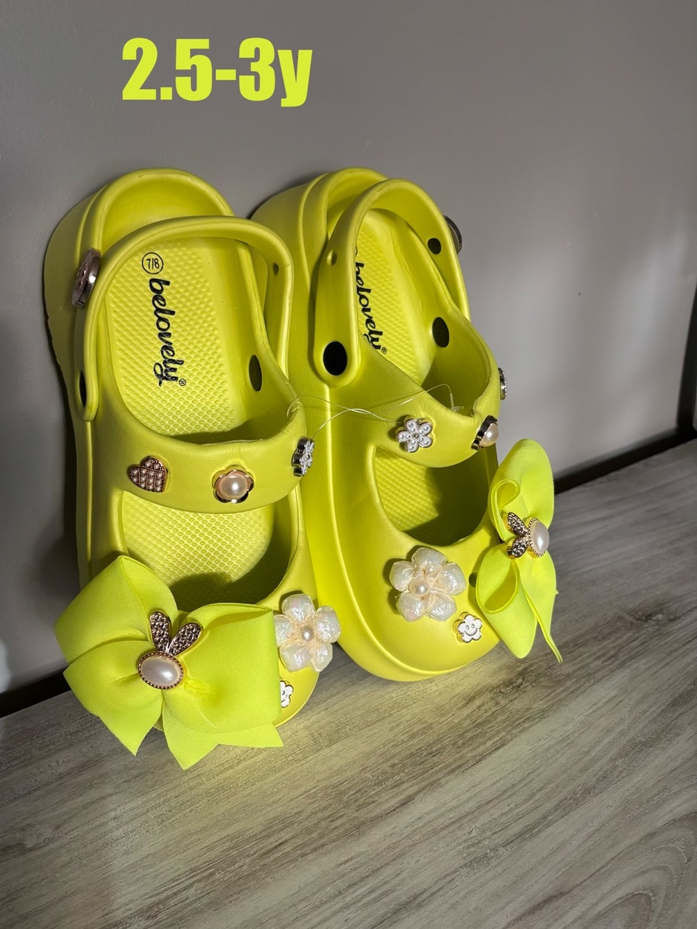 Girls Neon Yellow Bow Jelly Sandals with Decorative Charms